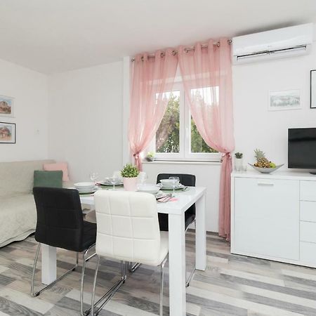 Apartman Roko Petrcane Eksteriør bilde