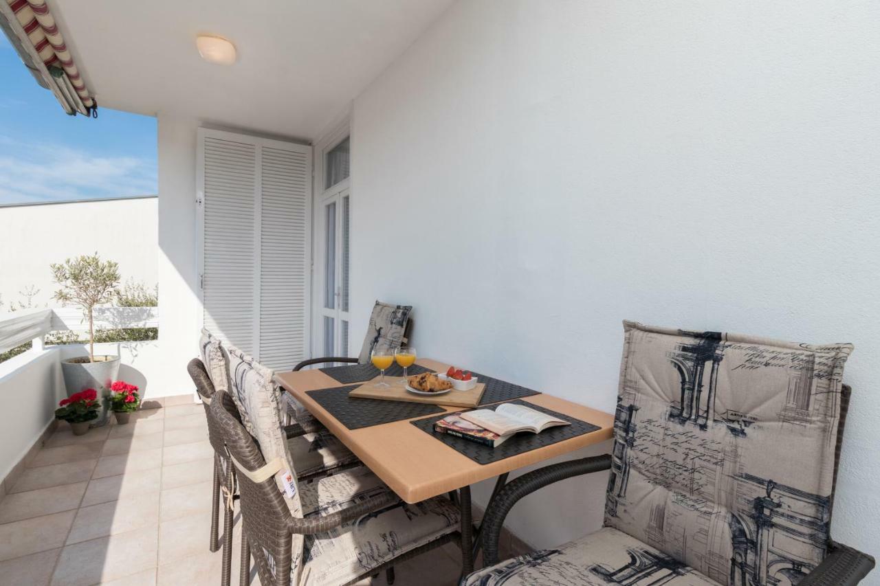 Apartman Roko Petrcane Eksteriør bilde